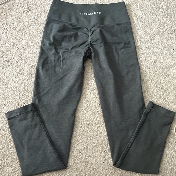 Small alphalete leggings. Amplify - Picture 2 of 2